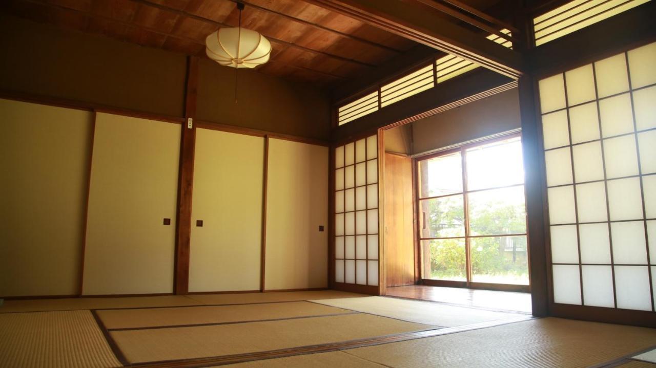 Guest House Yukari Tsuru Екстериор снимка