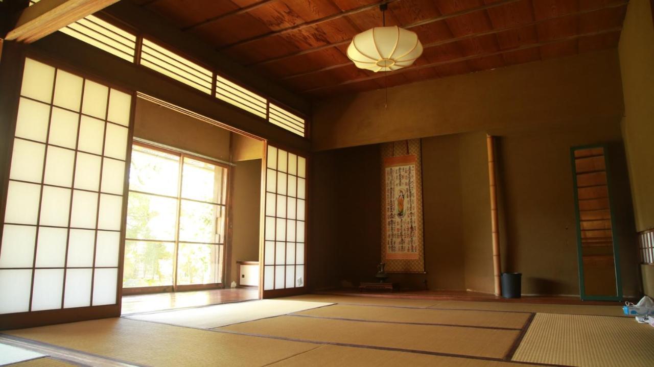 Guest House Yukari Tsuru Екстериор снимка