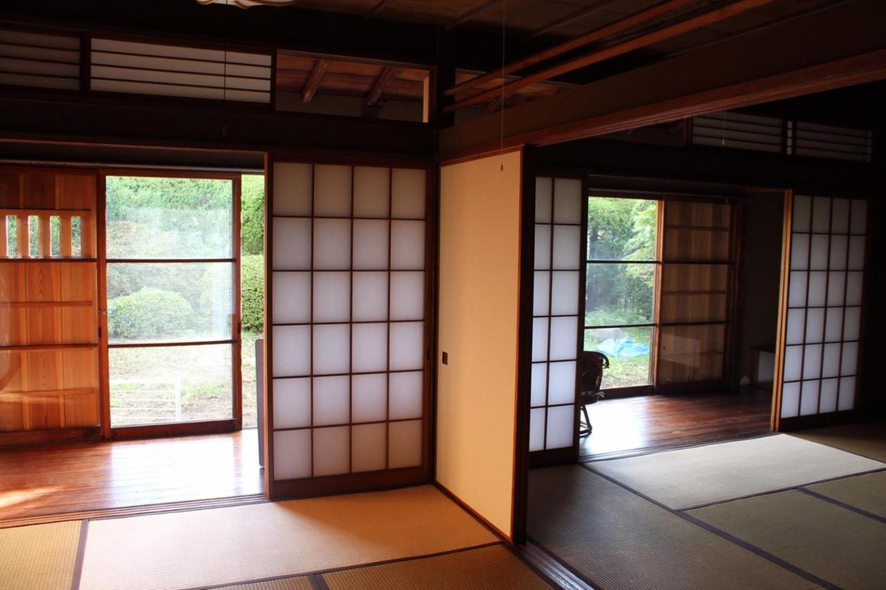 Guest House Yukari Tsuru Екстериор снимка